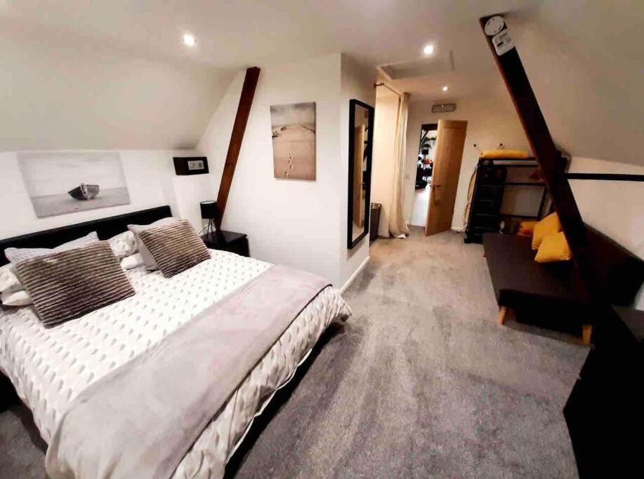 Lovely 1-Bedroom Serviced Apartment In Deal, Kent Εξωτερικό φωτογραφία